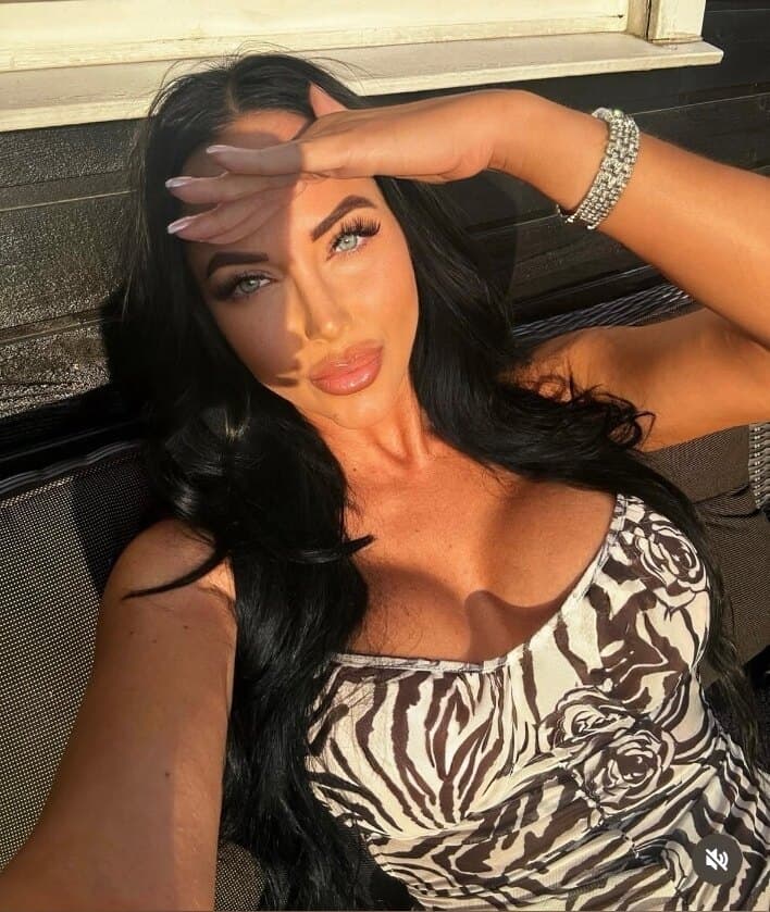 Profile picture of Angela Pit